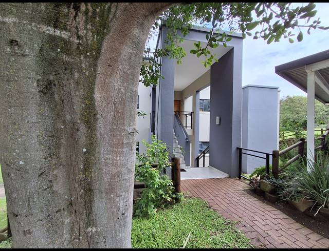 2 BEDROOM APARTMENT FOR SALE IN PALM LAKES ESTATE